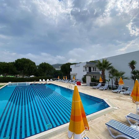 Palm Club Apart Otel Кушадасъ Екстериор снимка